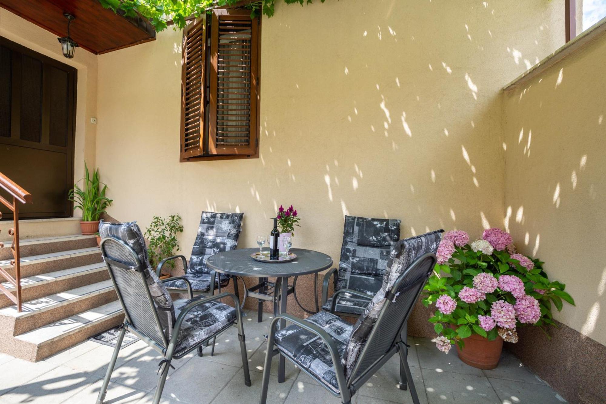 Willa Antique Garden *